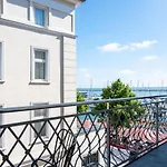Johouse Apartment 6